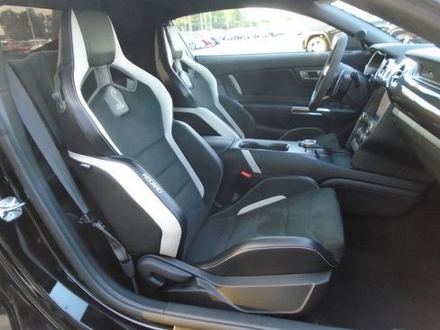Used 2020 Ford Mustang Shelby GT500 w/ Technology Package image 31