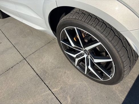Used 2024 Volvo XC60 T8 Polestar image 9