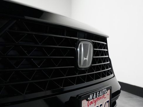 Used 2023 Honda Accord EX image 8