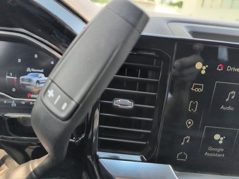 Used 2024 GMC Sierra 1500 SLT image 41