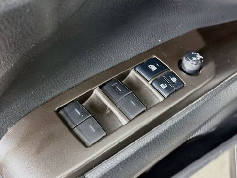 Used 2021 Toyota Camry SE FWD image 17