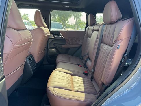 New 2025 Mitsubishi Outlander SEL image 15