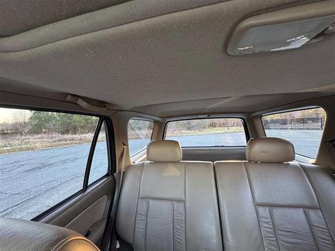 Used 2000 Toyota 4Runner Limited image 27