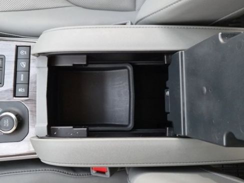 Used 2020 Toyota Highlander Platinum image 27