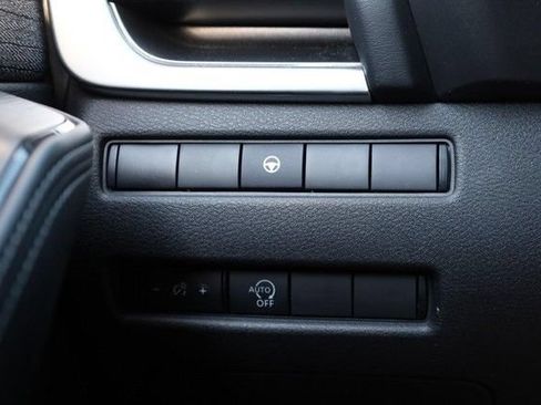 Certified 2023 Nissan Rogue SV FWD image 18