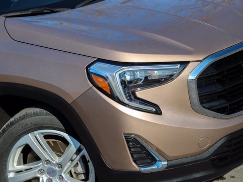 Used 2019 GMC Terrain SLE w/ Driver Convenience Package AWD/4WD image 2