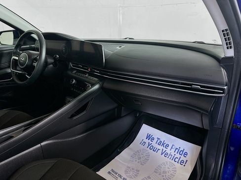 Used 2023 Hyundai Elantra SEL w/ Convenience Package FWD image 27