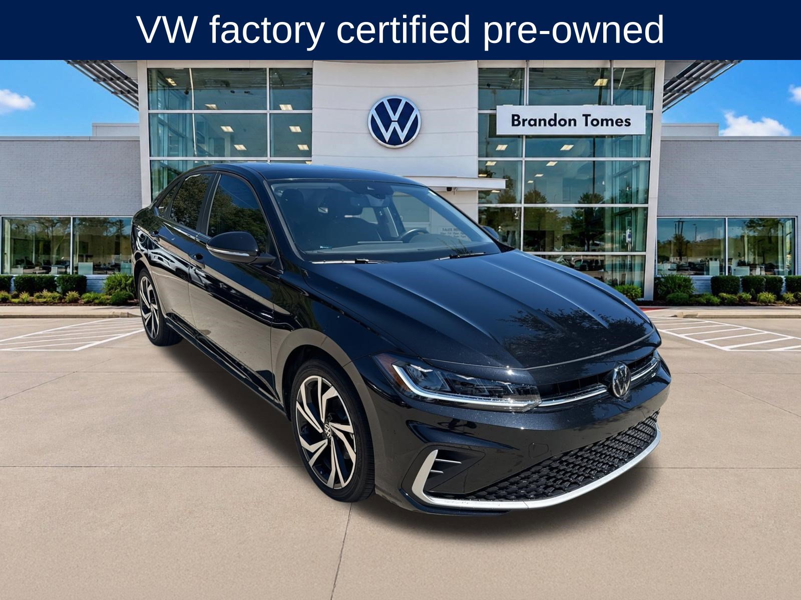 Used 2026 Volkswagen Jetta SEL FWD image 2