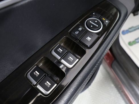 Used 2019 Kia Sorento LX image 33