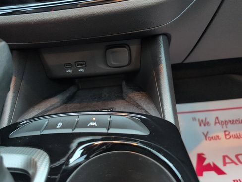 Used 2025 Buick Envista Avenir image 23