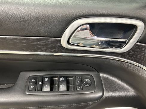 Used 2018 Jeep Grand Cherokee Summit AWD/4WD image 13