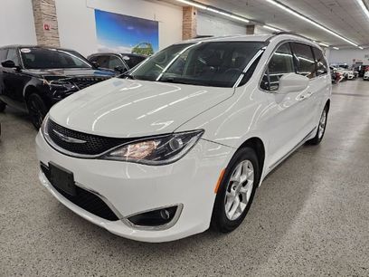 Used 2017 Chrysler Pacifica Touring-L w/ Tire & Wheel Group