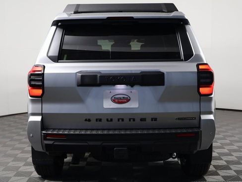 Used 2025 Toyota 4Runner TRD Off-Road image 5