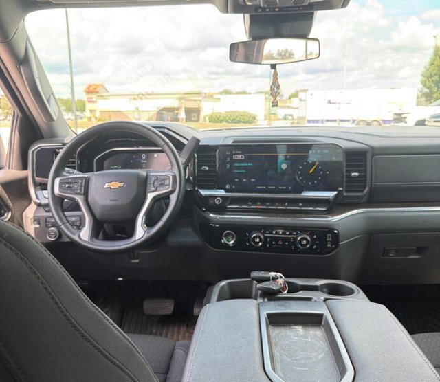 Certified 2023 Chevrolet Silverado 1500 LT AWD/4WD image 7