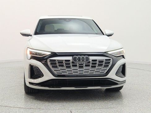 Used 2024 Audi Q8 e-tron Premium Plus w/ Premium Plus Package AWD/4WD image 2