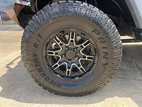 Used 2020 Jeep Wrangler Unlimited Sahara AWD/4WD image 8