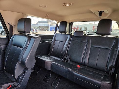 Used 2024 Ford Expedition Max XLT image 5