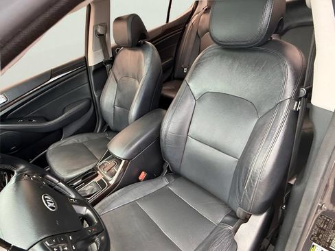 Used 2016 Kia Cadenza Premium FWD image 34