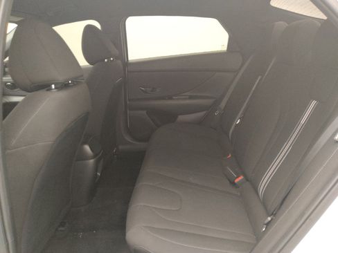 Used 2025 Hyundai Elantra Sport FWD image 18