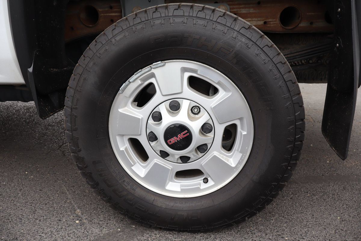 Used 2019 GMC Sierra 2500 SLE w/ Suspension Package, Off-Road AWD/4WD image 41