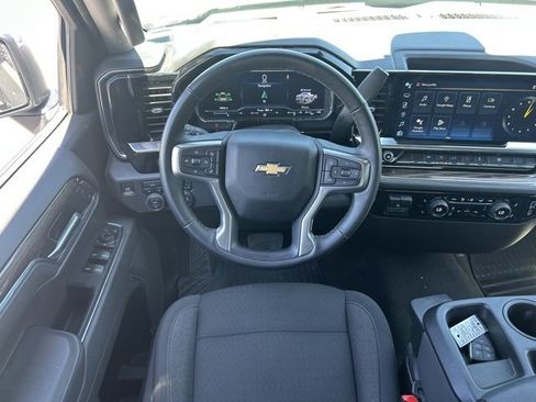 Used 2025 Chevrolet Silverado 1500 LT image 28