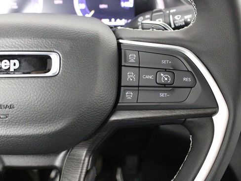 New 2025 Jeep Grand Cherokee L Limited w/ Black Appearance Package image 31