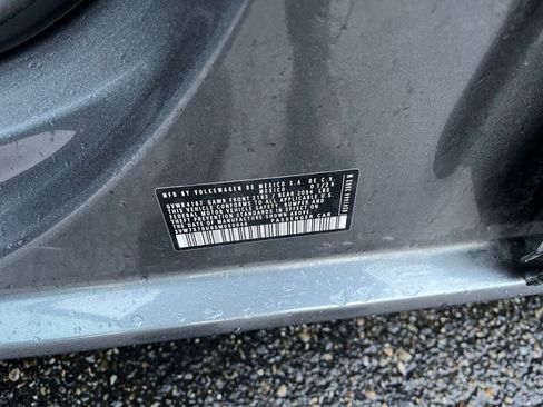 Used 2025 Volkswagen Jetta SE image 29