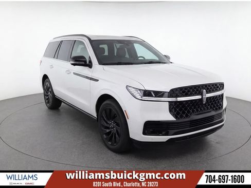 Used 2025 Lincoln Navigator L Reserve w/ Jet Appearance Package AWD/4WD image 1
