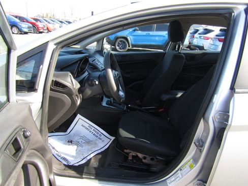 Used 2017 Ford Fiesta SE image 15