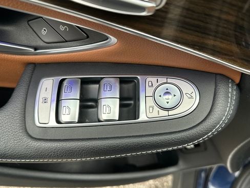 Certified 2022 Mercedes-Benz GLC 300 4MATIC image 29