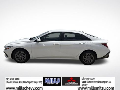 Used 2025 Hyundai Elantra Hybrid FWD image 8