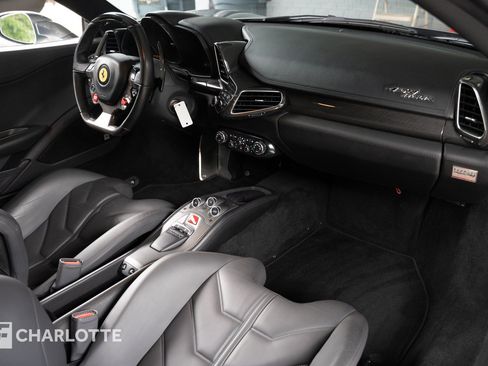 Used 2011 Ferrari 458 Italia Coupe RWD image 37
