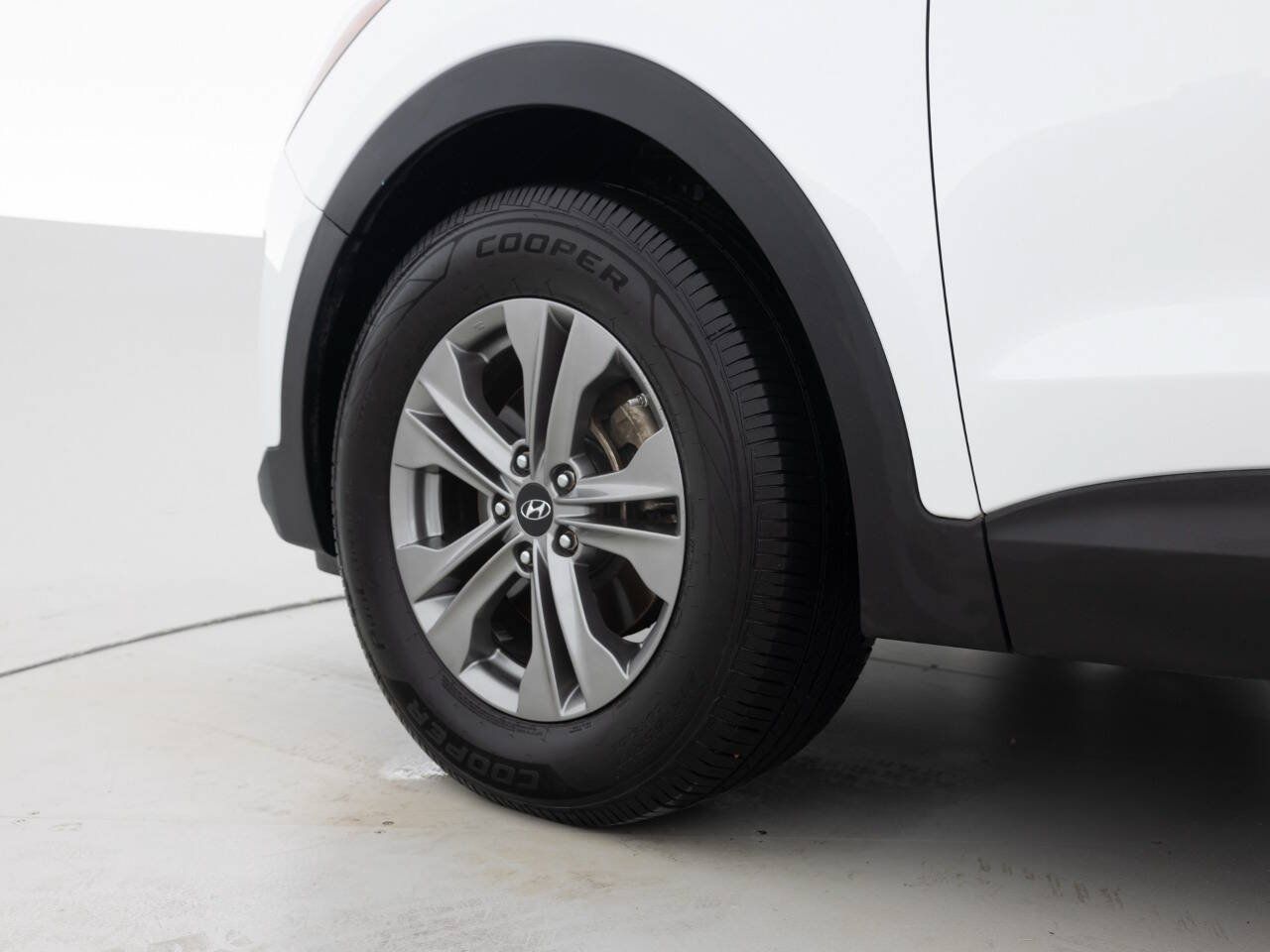 Used 2016 Hyundai Santa Fe Sport FWD image 17