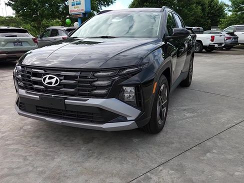 Used 2025 Hyundai Tucson SEL FWD image 2