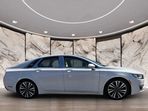 Used 2017 Lincoln MKZ Reserve w/ Climate Package FWD image 4