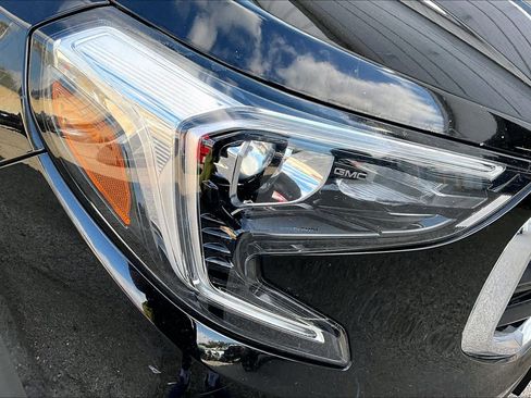 Used 2018 GMC Terrain SLE image 27