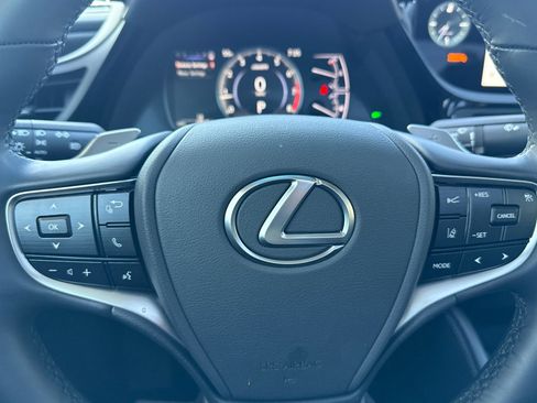 Certified 2025 Lexus ES 350 w/ Premium Package image 15