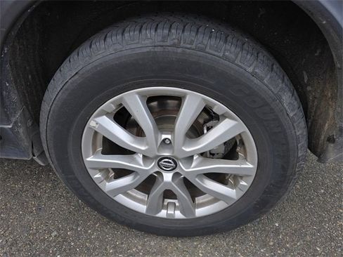 Used 2020 Nissan Rogue SV image 5