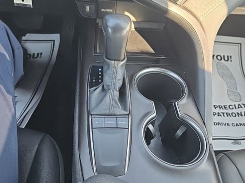 Used 2024 Toyota Camry SE image 17