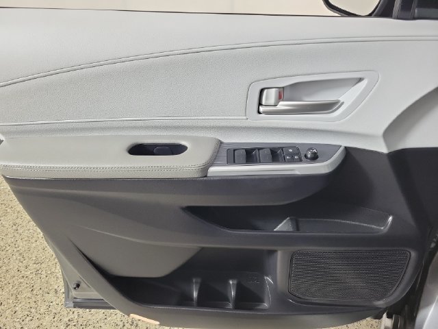 Used 2026 Toyota Sienna XLE FWD image 22