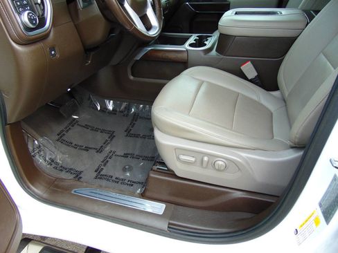 Used 2021 GMC Sierra 3500 SLT w/ SLT Convenience Package image 5