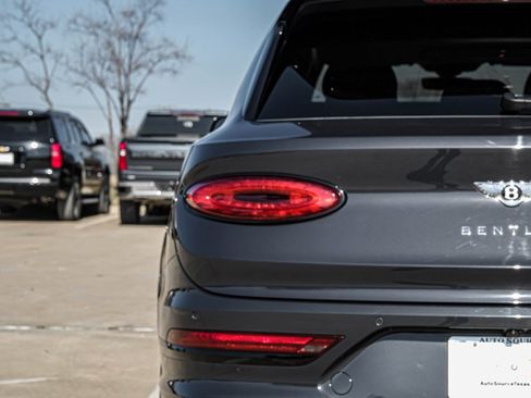 Used 2021 Bentley Bentayga Speed image 67