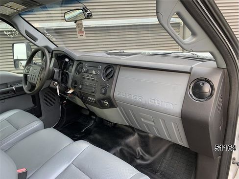 Used 2014 Ford F550 Regular Cab image 31