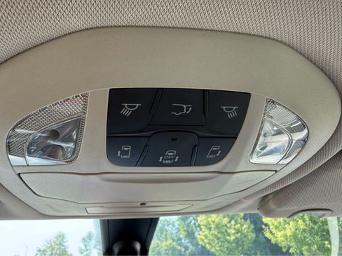 Used 2017 Chrysler Pacifica Touring FWD image 21