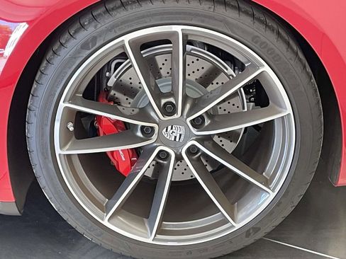 Used 2024 Porsche 911 Carrera S image 12