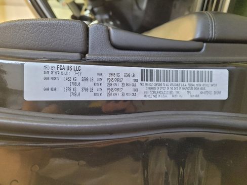 Used 2018 Jeep Grand Cherokee Laredo image 33