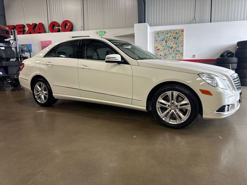 Used 2010 Mercedes-Benz E 350 4MATIC Sedan image 22