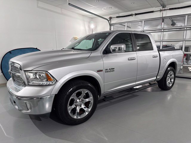 Used 2017 RAM 1500 Laramie AWD/4WD image 3