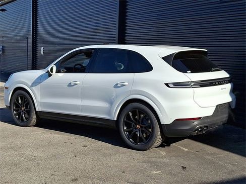 New 2026 Porsche Cayenne image 3