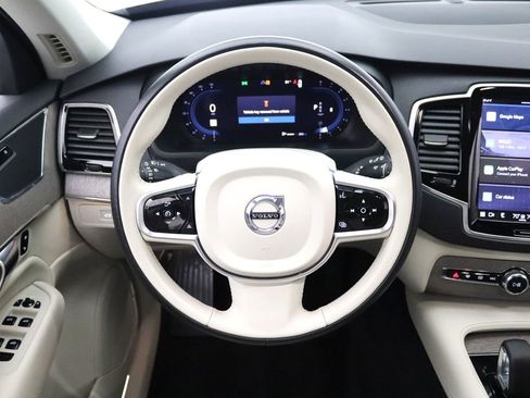 Used 2023 Volvo XC90 B6 Plus image 16